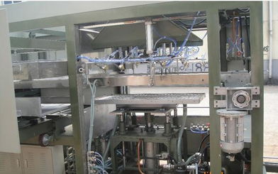 山东香广电气公司 专业制造吸塑包装设备，提供整厂配套解决方案